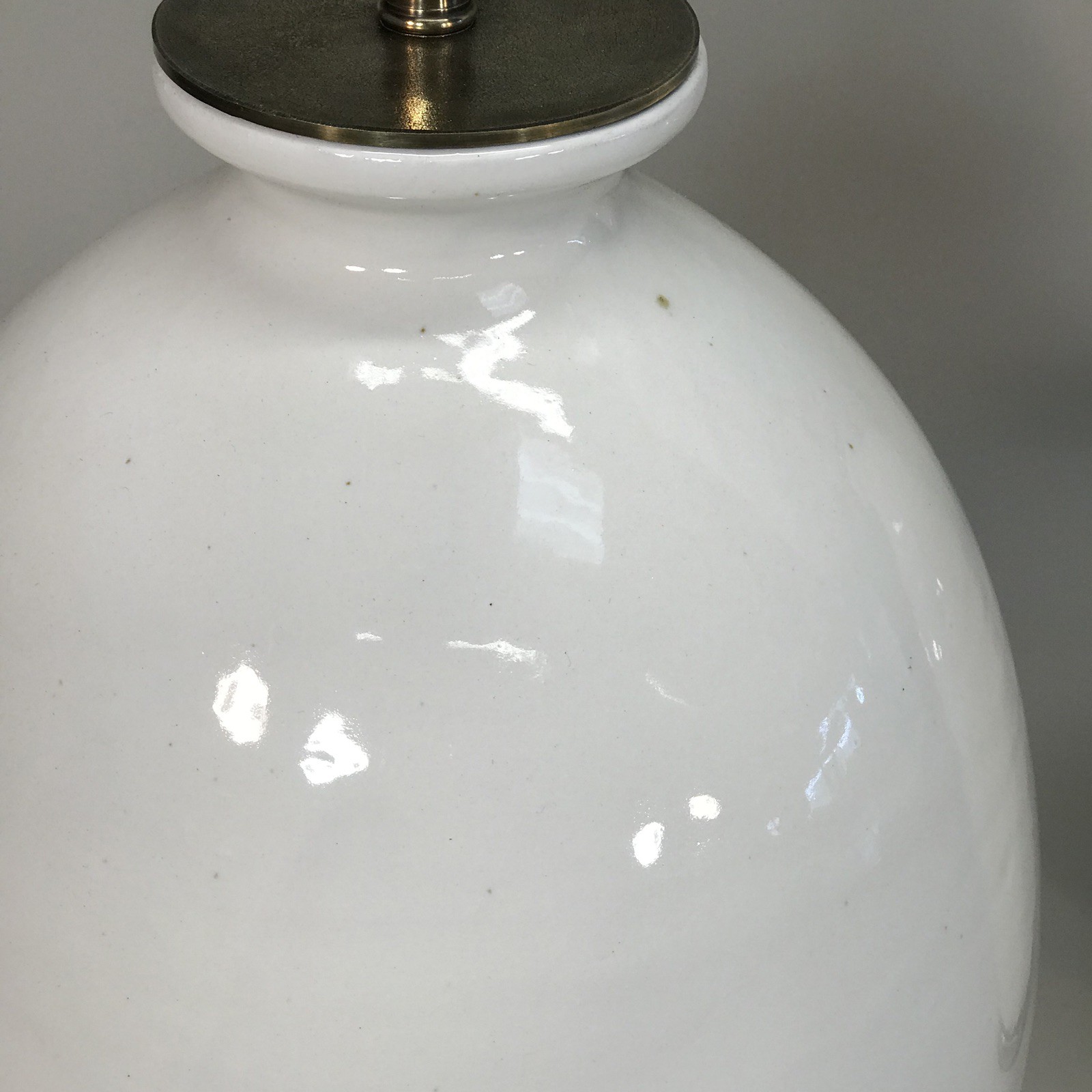 Pair Of Large Cream Ceramic Lamps On Antique Brass Bases (T5108