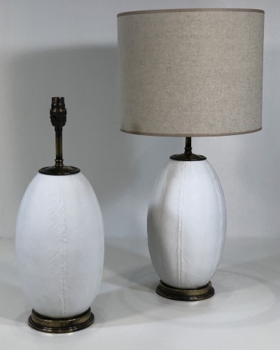 Small White Ceramic Feather Pattern Lamps