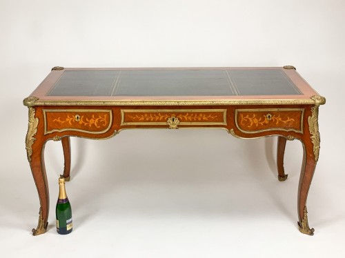 C1920 French Kingwood Desk With Leather Top (great condition) and beautiful decoration