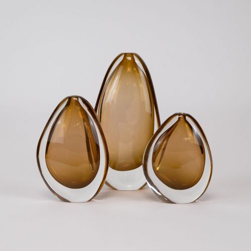 Set of Three Amber Coloured Hollie Vases (T8434)