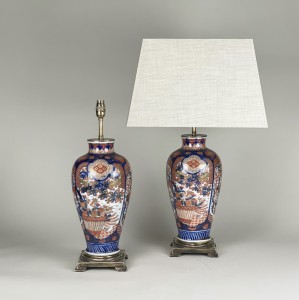 Pair Of Medium C1860 Japanese Imari Vase Lamps With Antique Brass Bases (T5421)