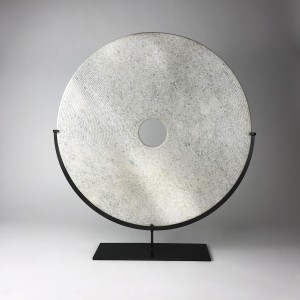 White / Grey Stone Disk on Brown Bronze Stand (T6166)