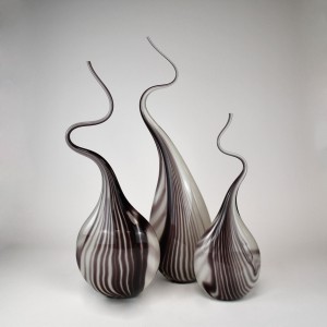 Deep Purple 'Squiggle Vases' (T6227)
